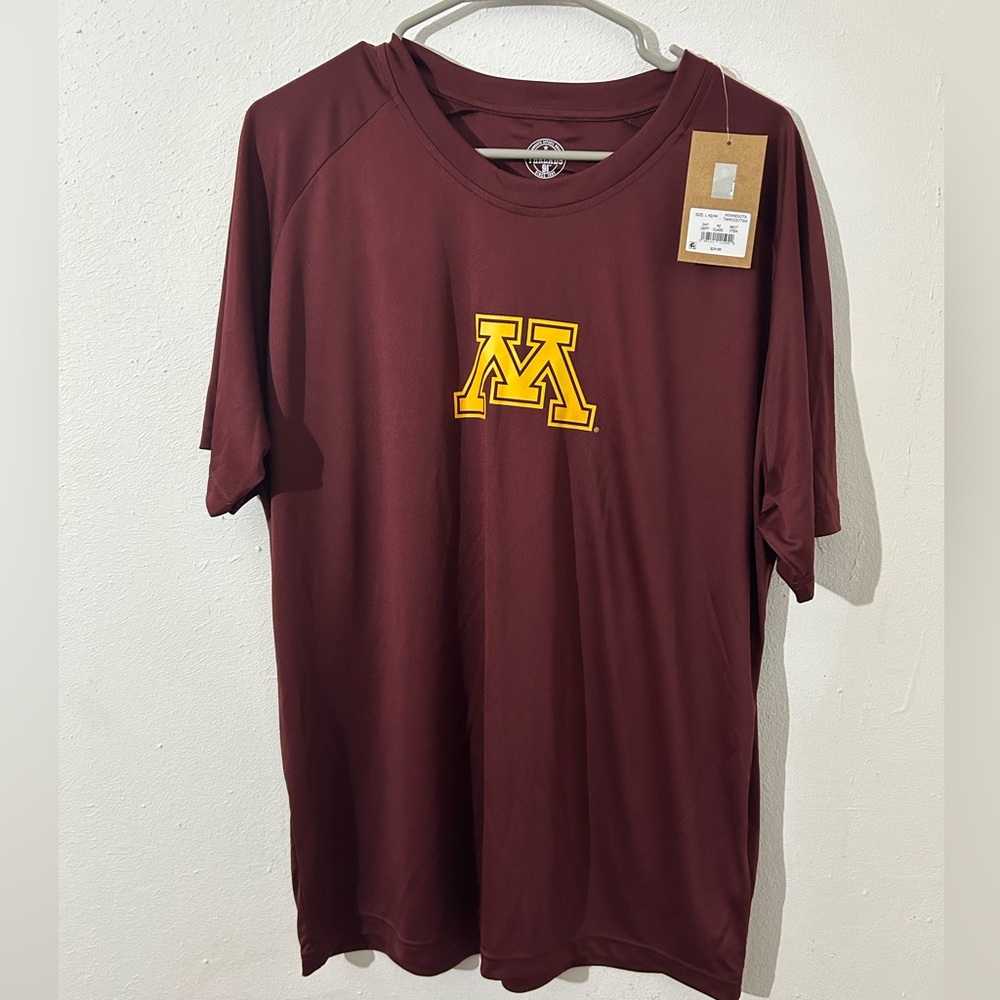 NWT Large 42/44 Minnesota Golden Gophers Maroon and Gold Short Sleeve Tee Shirt